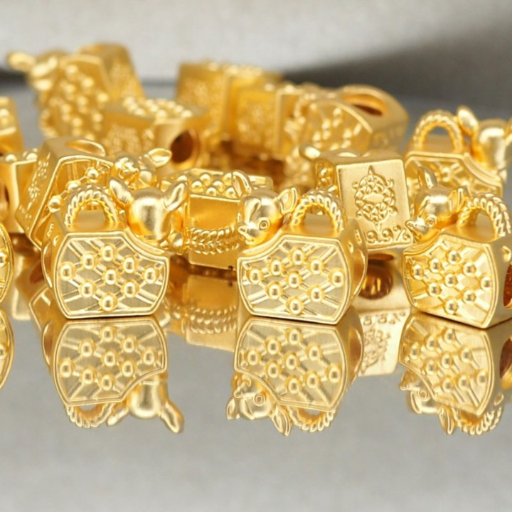 奢华黄金安雅狗狗吊坠 - .999 纯金