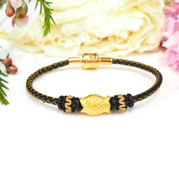 纯金安雅小鱼吊坠 - 小巧精致的礼物