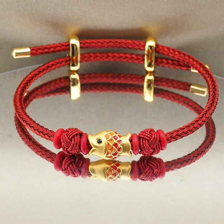 纯金安雅小鱼吊坠 - 小巧精致的礼物