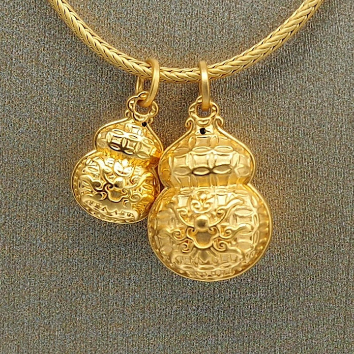 纯金安雅葫芦吊坠 | 永恒优雅