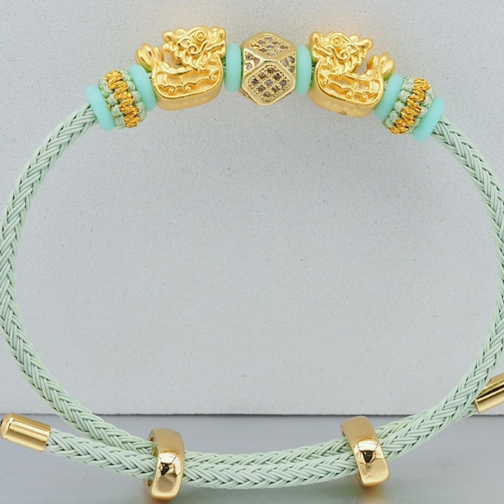 纯金安雅吊坠：迷你龙舟收藏品