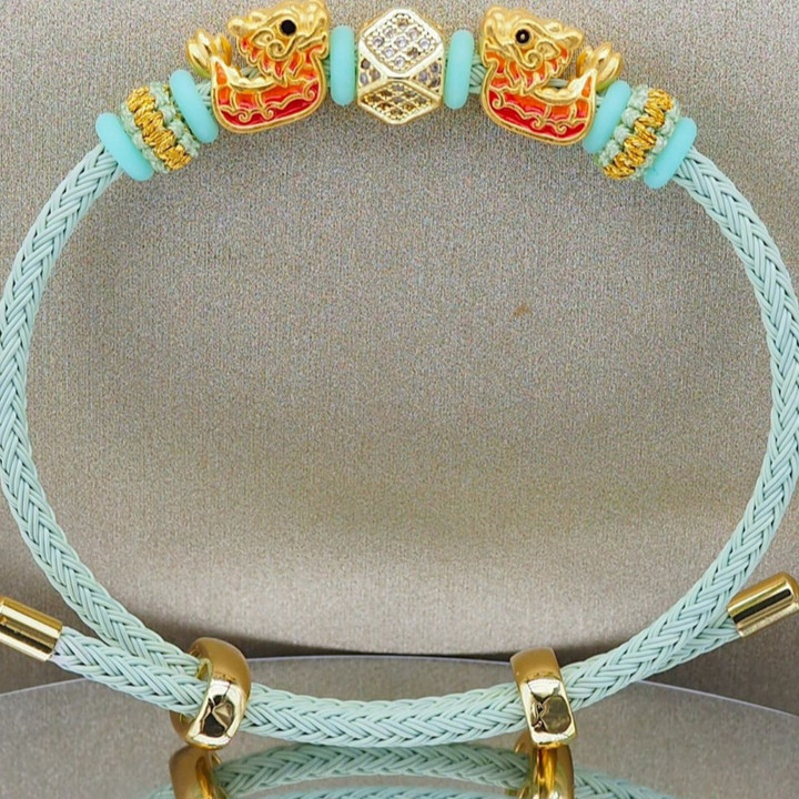 纯金安雅吊坠：迷你龙舟收藏品