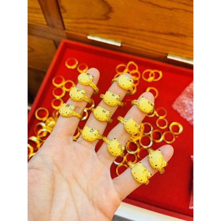 خاتم من الذهب الخالص عيار 96.5% - KMDGold | تصميم عصري