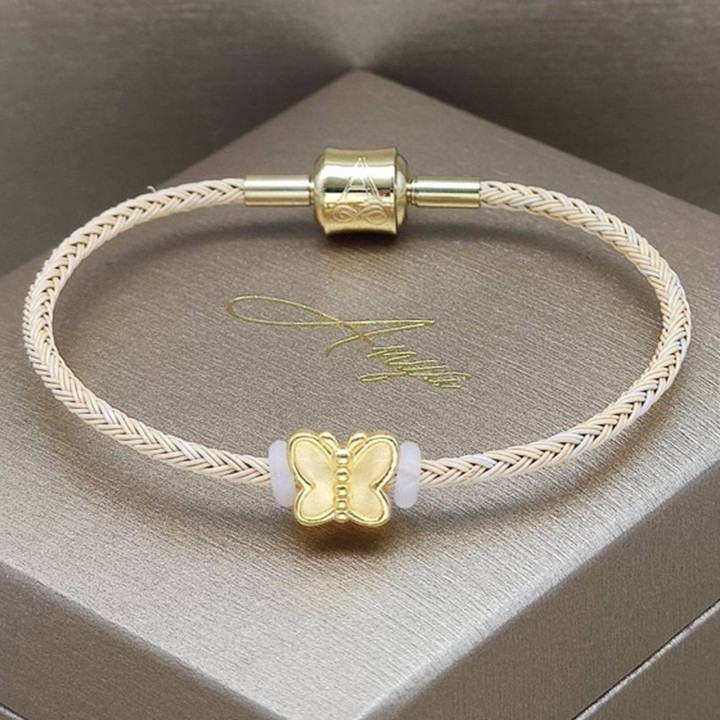 真金蝴蝶吊坠 | Anya 系列 | 奢华珠宝