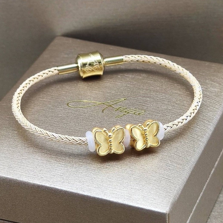 真金蝴蝶吊坠 | Anya 系列 | 奢华珠宝