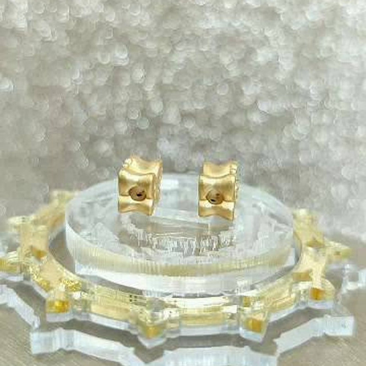 真金蝴蝶吊坠 | Anya 系列 | 奢华珠宝